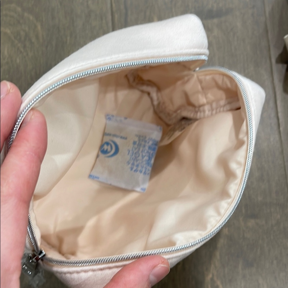 New Dior Beauty light pink Cosmetic Pouch - Picture 5 of 7